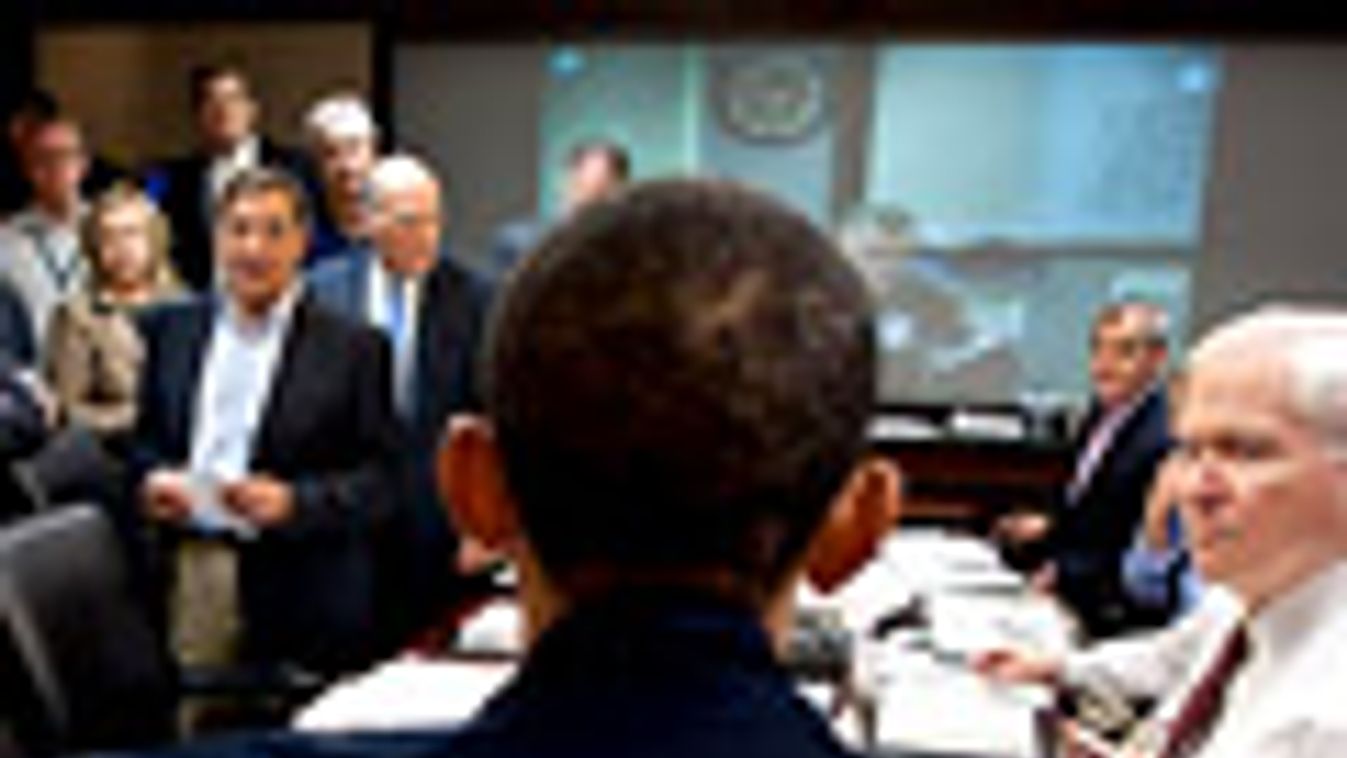 Baracko Obama amerikai elnök megbeszélést tart a biztonsági bizottsággal az Oszama bin Laden elleni támadás estéjén a Fehér Házban