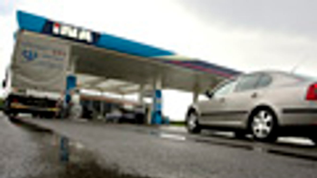INA-benzinkút a horvátországi A4-es autópálya Magyarország felé vezető oldalán, a Mol és az INA partneri viszonyban állnak