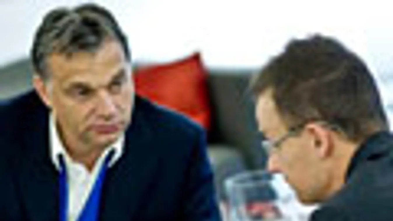 Orbán Viktor és Szijjártó Péter beszélgetnek Brüsszelben