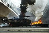 Lángoló Abrahams tank Bagdadban