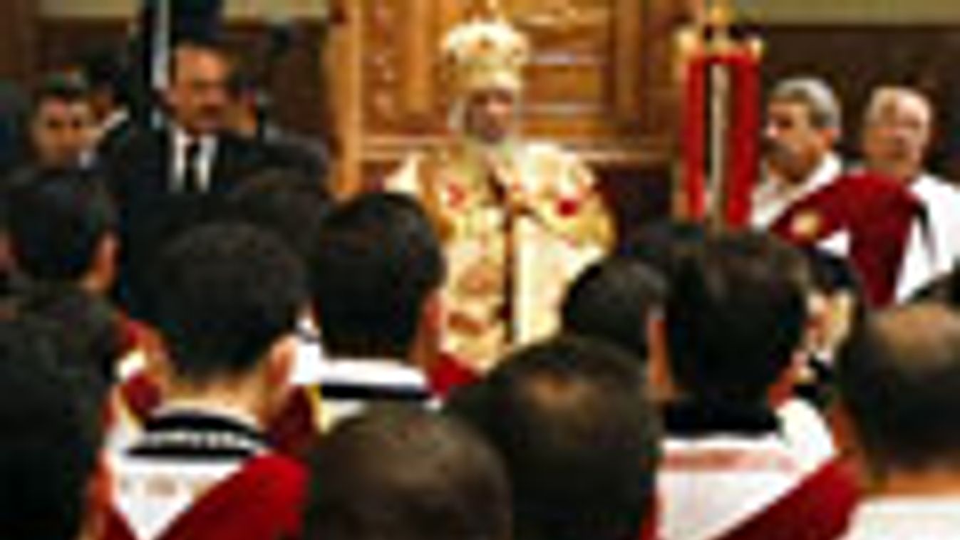 egyiptomi kopt keresztények éjféli misén 2011. január 6-án