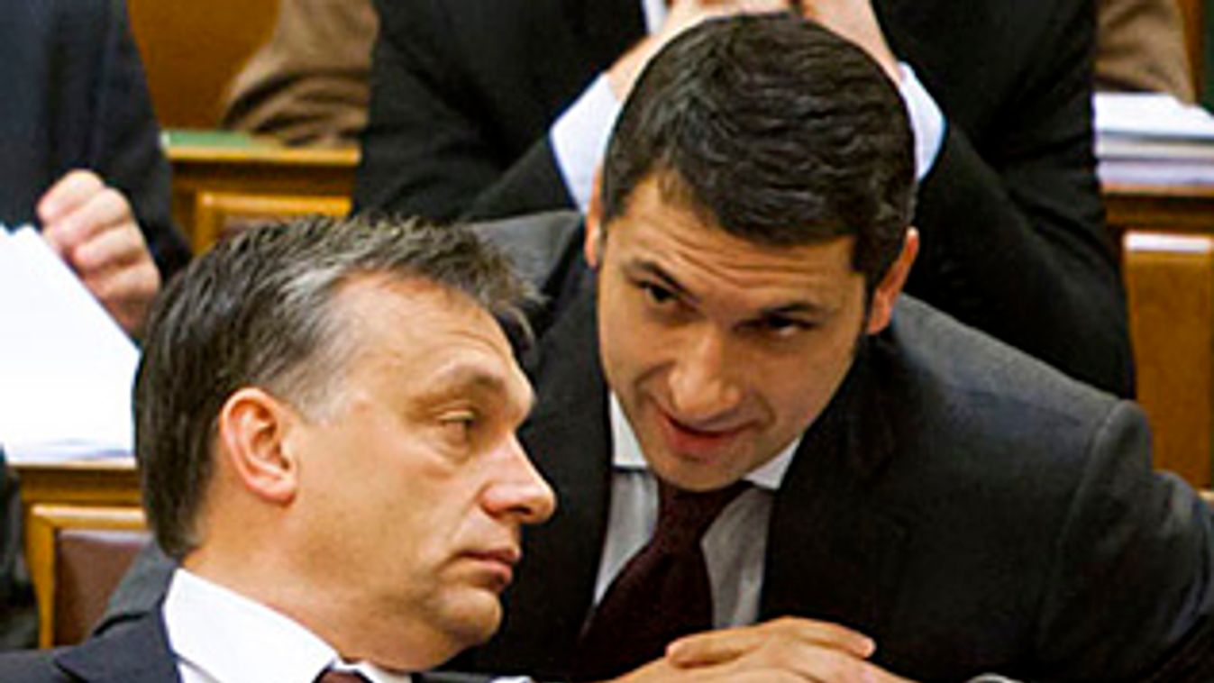 Lázár János és Orbán Viktor az alkotmánybírósági szavazáson a Parlamentben