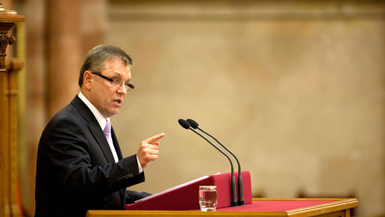 parlament, országgyűlés, költségvetés vitája, költségvetési törvény, Matolcsy György beszél