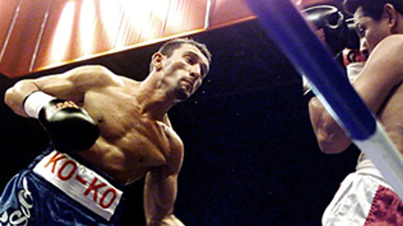 Kovács István Kokó, korábbi profi ökölvívó világbajnok harcol Juan Manuel Chavezzel, boksz, box