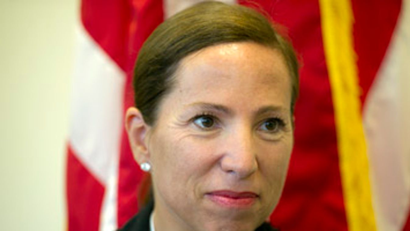 Eleni Tsakopoulos-Kounalakis, amerikai nagykövet, követség 