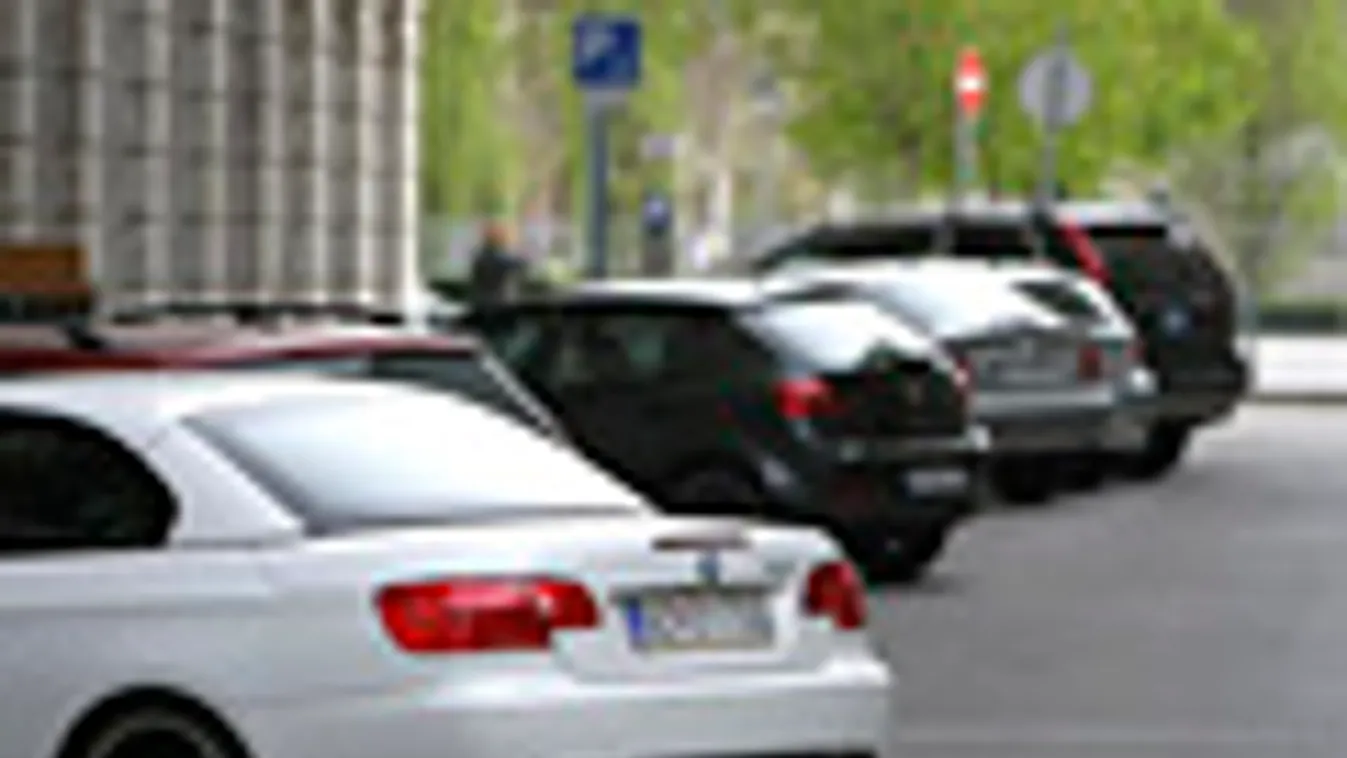 Parkolás, parkolási trükkök, külföldi rendszám, tilosban parkolás, szlovák rendszám