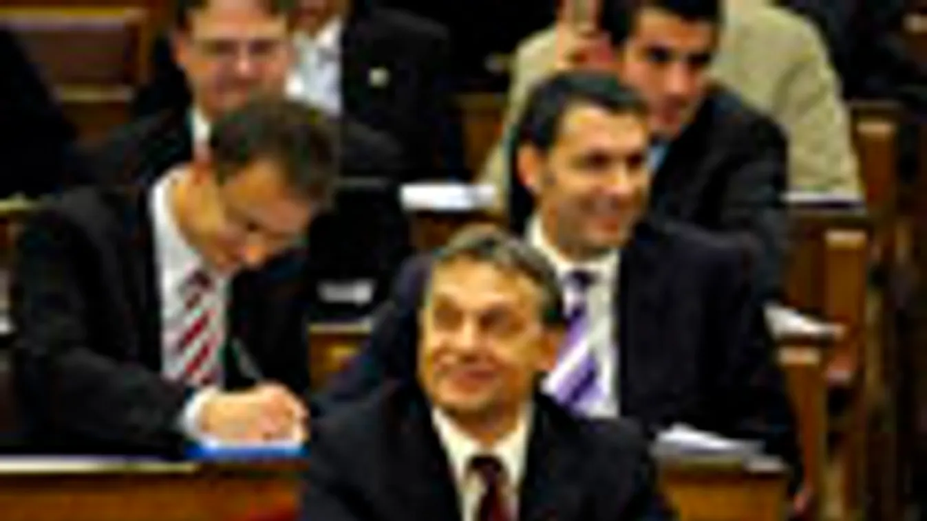 döntött az országgyűlés a válságadó bevezetéséről, Orbán Viktor a parlamenben