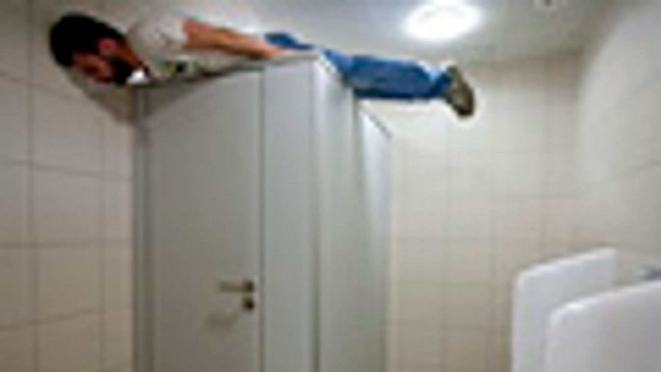 Planking, az origo munkatársai merev testtel meglepő helyeken