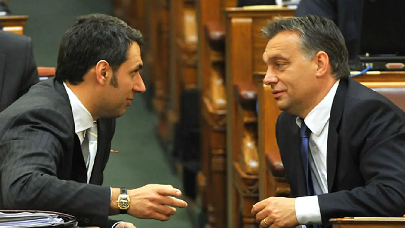 Lázár János és Orbán Viktor a parlamentben, nyugdíj, magánnyugdíjpénztárak