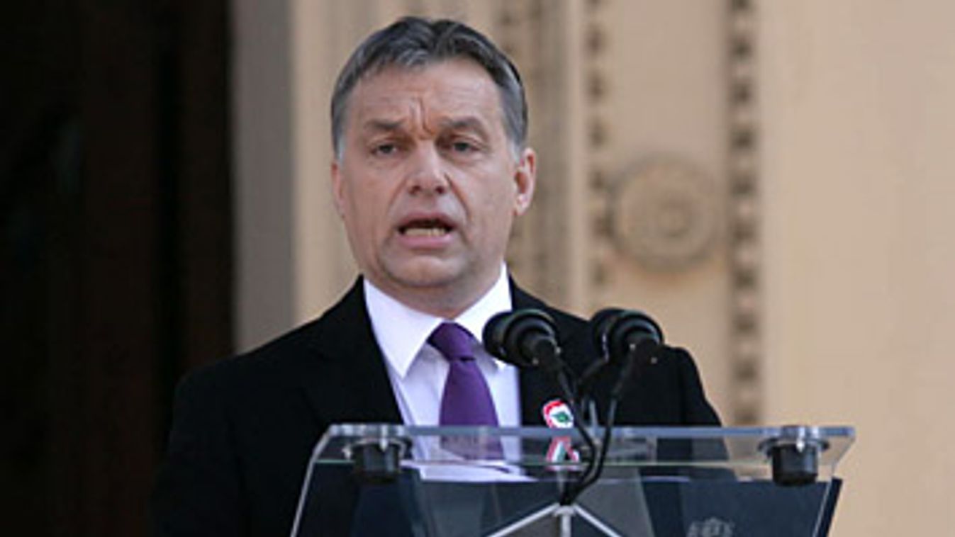 Március 15. nemzeti ünnep,   állami ünnepség a Nemzeti Múzeumnál, Orbán Viktor beszél