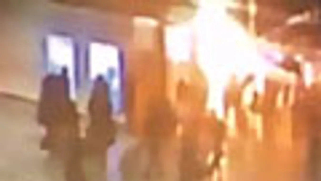 Robbanás történt a moszkvai Domogyedovo repülőtér nemzetközi érkezési termináljának csomagkezelő részlegében, bombavillanás videó