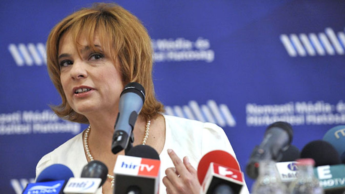 Szalai Annamária, az újonnan létrejövő Nemzeti Média- és Hírközlési hatóság elnöke sajtótájékoztatót tart