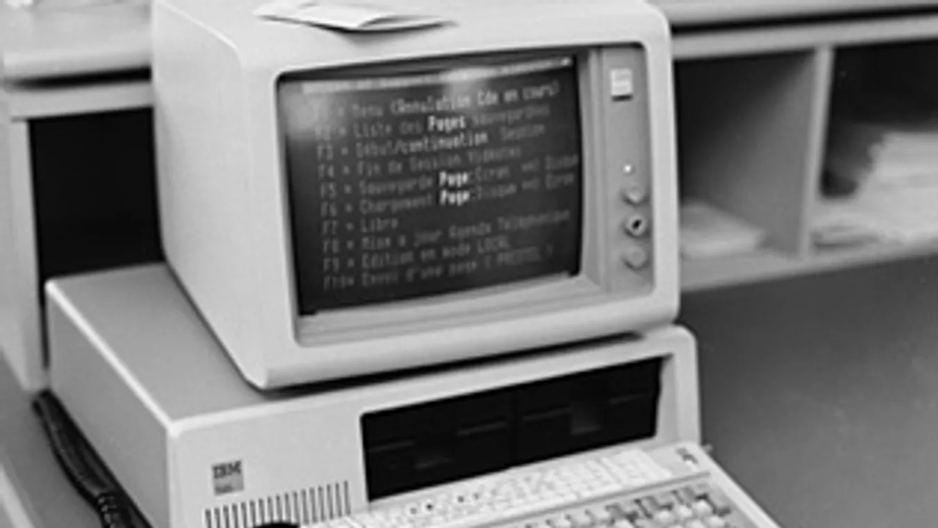 harminc évvel ezelőtt jelent meg az első pc, számítógép, ibm