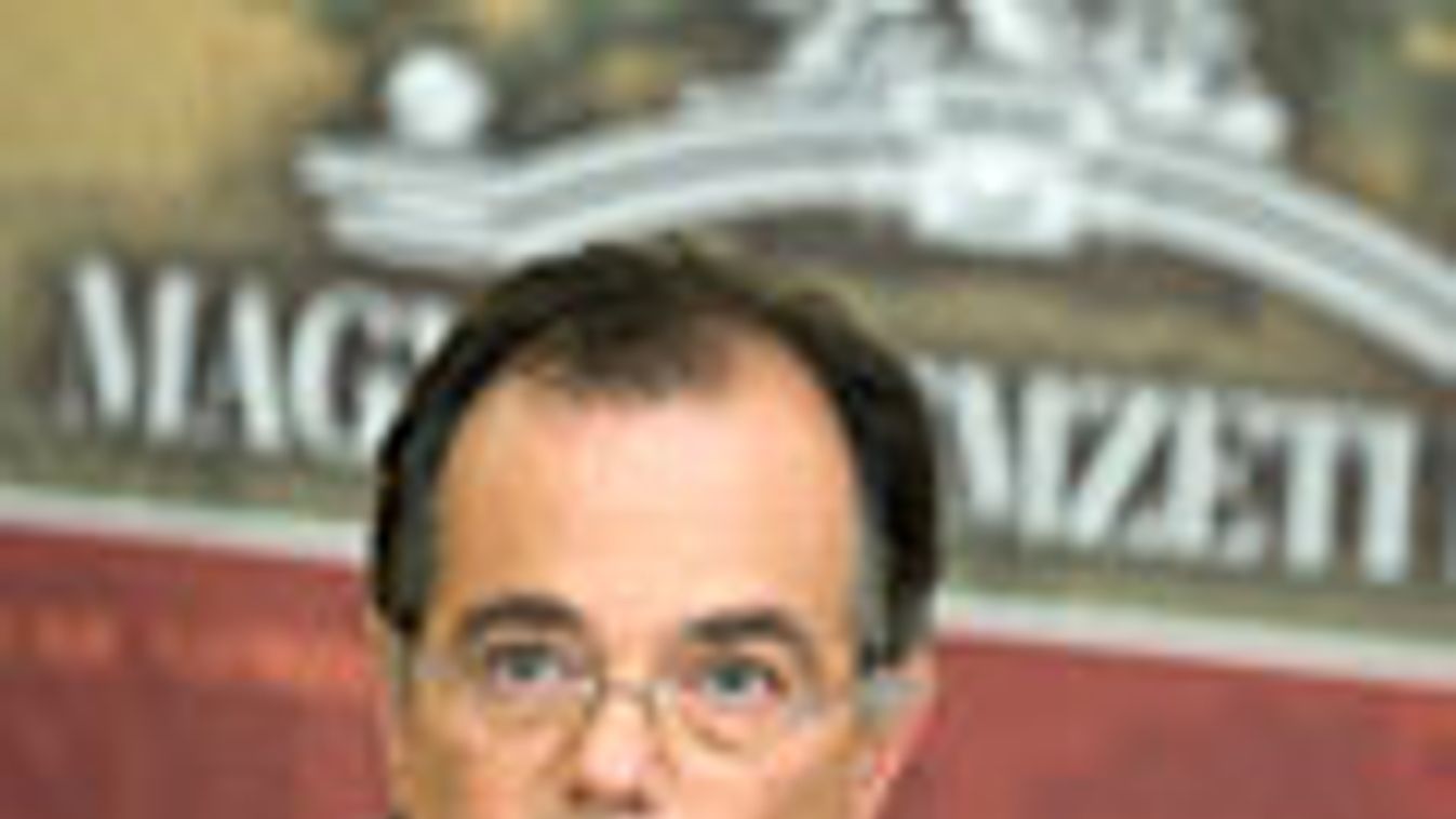 Simor András, a Magyar Nemzeti Bank (MNB) elnöke, kamatdöntés, jegybanki alapkamat