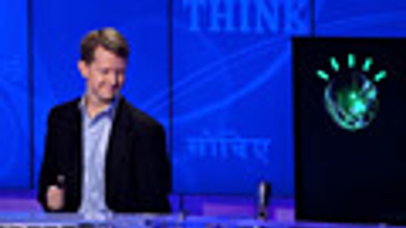 Ken Jennings Jeopardy! bajnok és Watson az IBM szuperkompjutere
