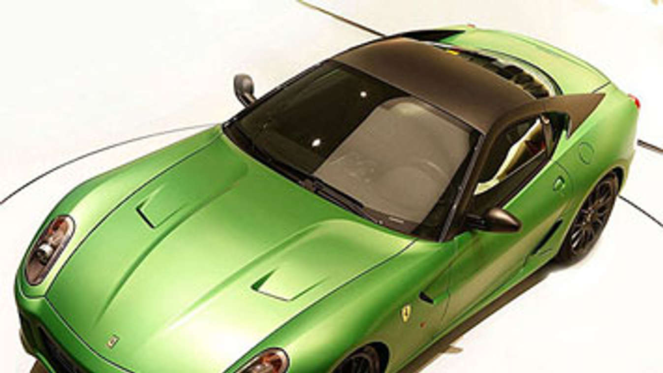 Jön a háromhengeres BMW és a hibrid Ferrari - 2011 autós újdonságai