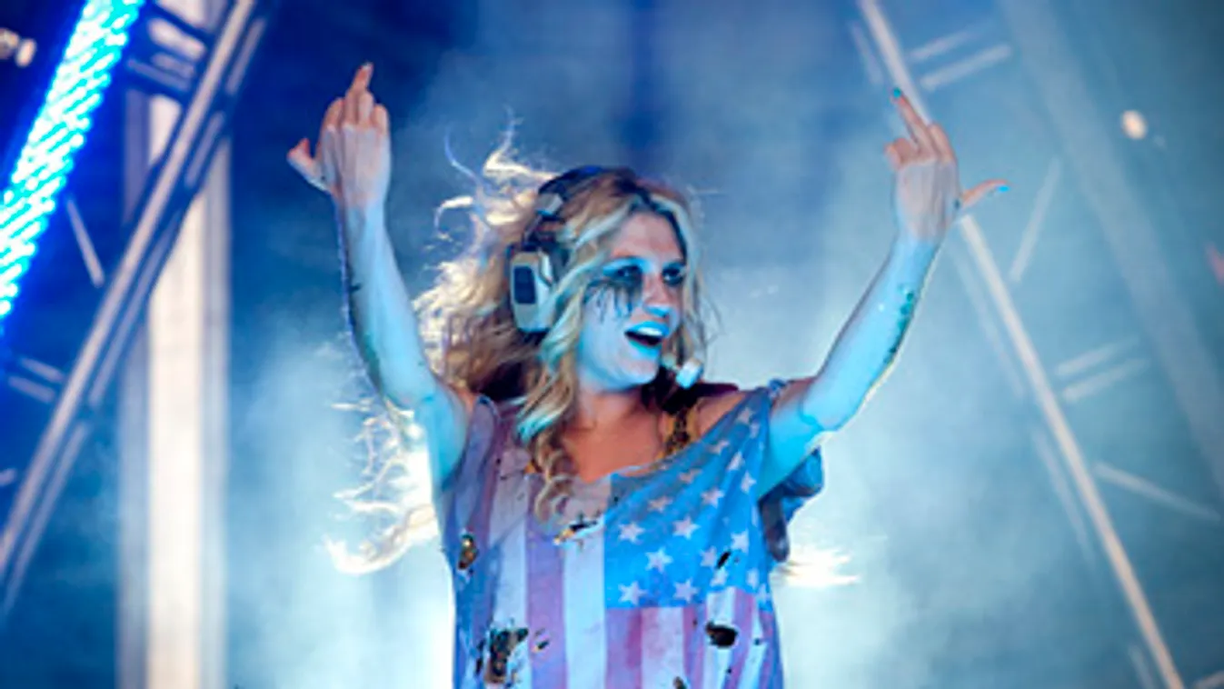 T-Mobile Kapcsolat koncert, Kesha, 56-osok tere 
