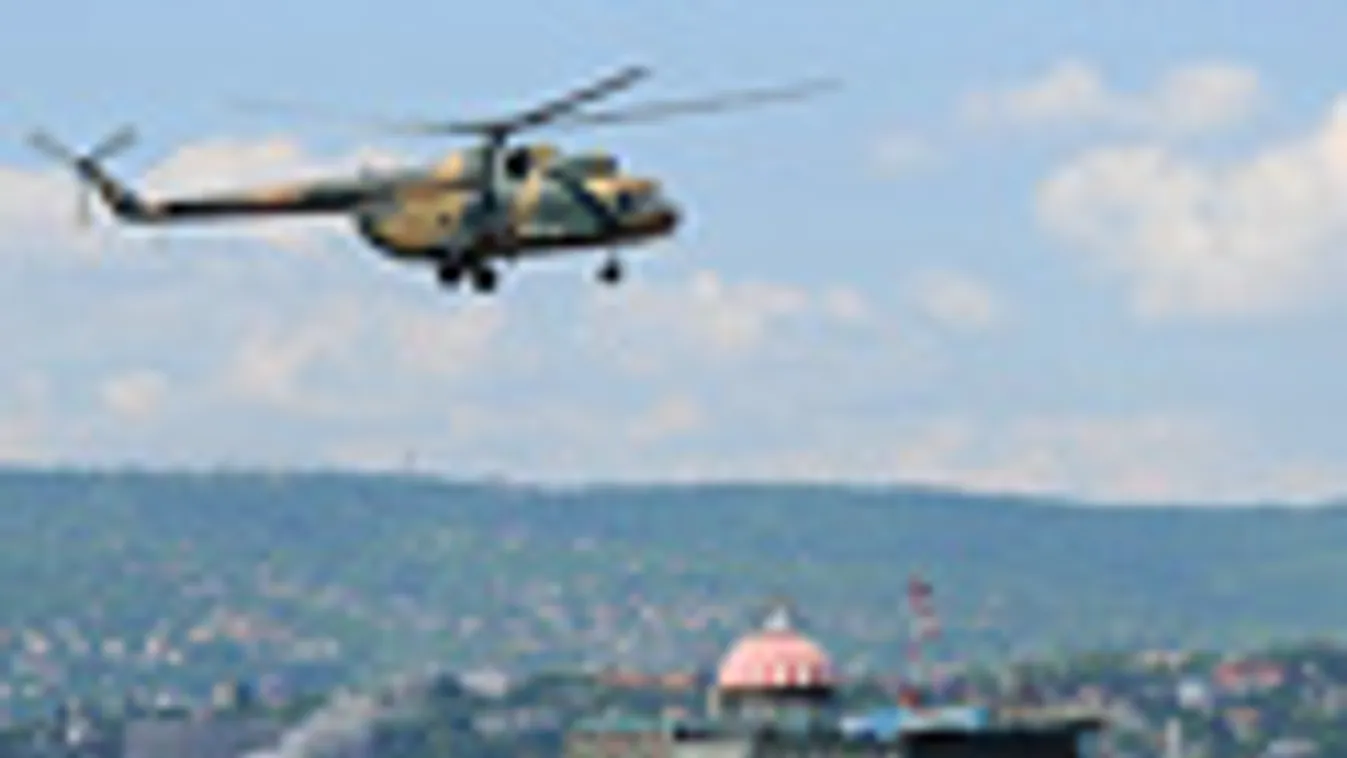 Mi-8-as katonai helikopter gyakorlatozik Budapest felett, Honvédkórház - Állami Egészségügyi Központ
