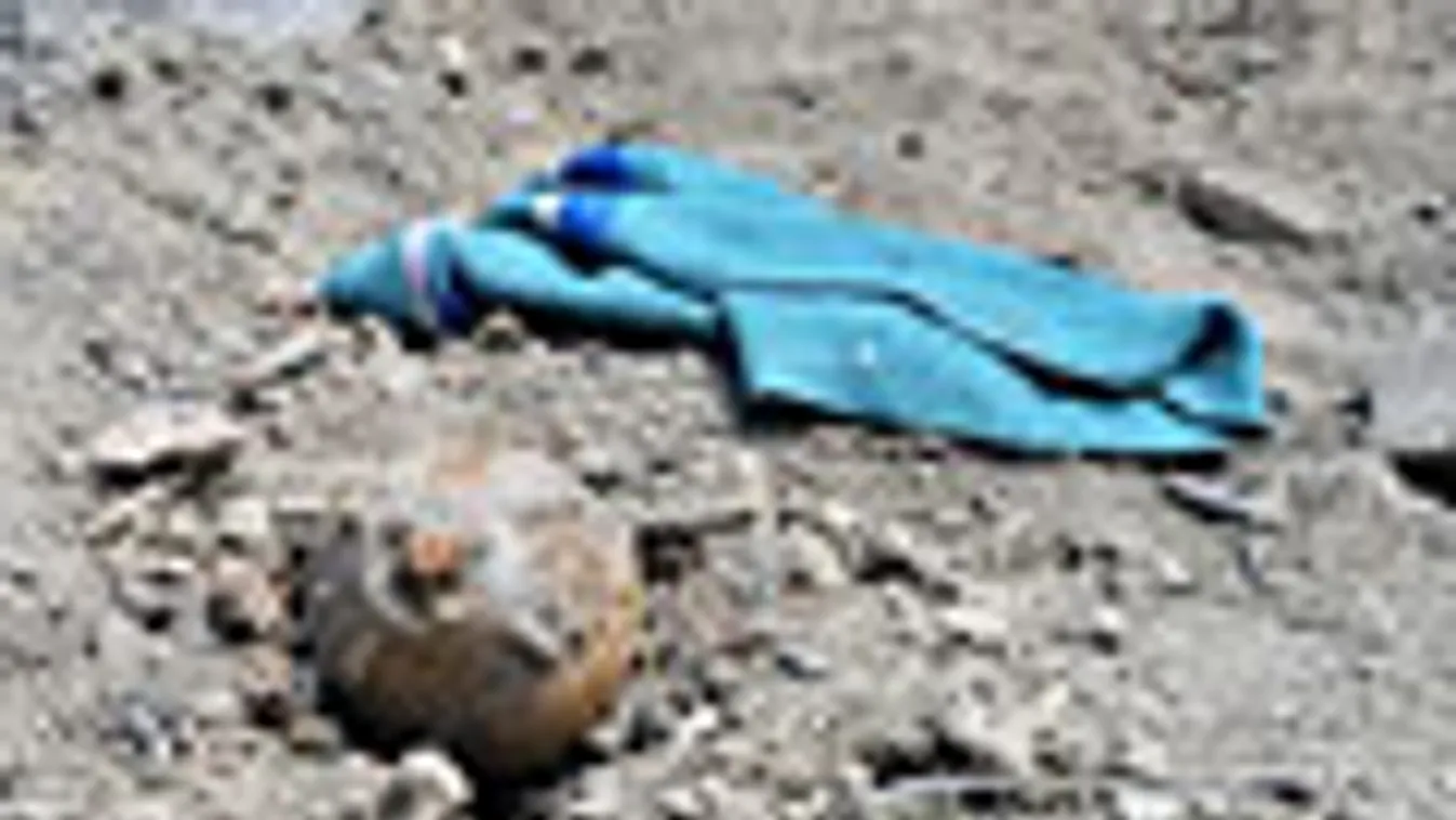 II. világháborús bomba a XI. kerületi Kelenhegyi úton, melyet földmunka közben találtak