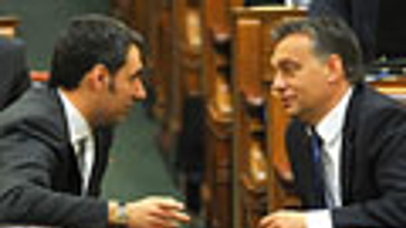Lázár János és Orbán Viktor a parlamentben, nyugdíj, magánnyugdíjpénztárak