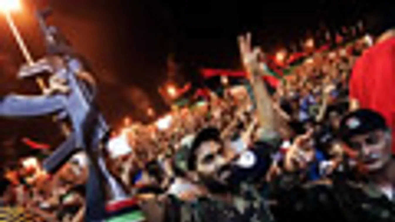 líbiai lázadók ünnepelnek bengáziban miután jelentős katonai sikereket értek el tripoliban