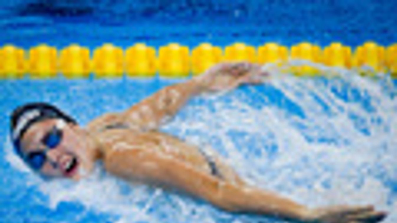 Jakabos Zsuzsanna úszik a női 200 méteres pillangóúszás negyedik időfutamában a 14. FINA vizes világbajnokságon, Sanghajban, úszás