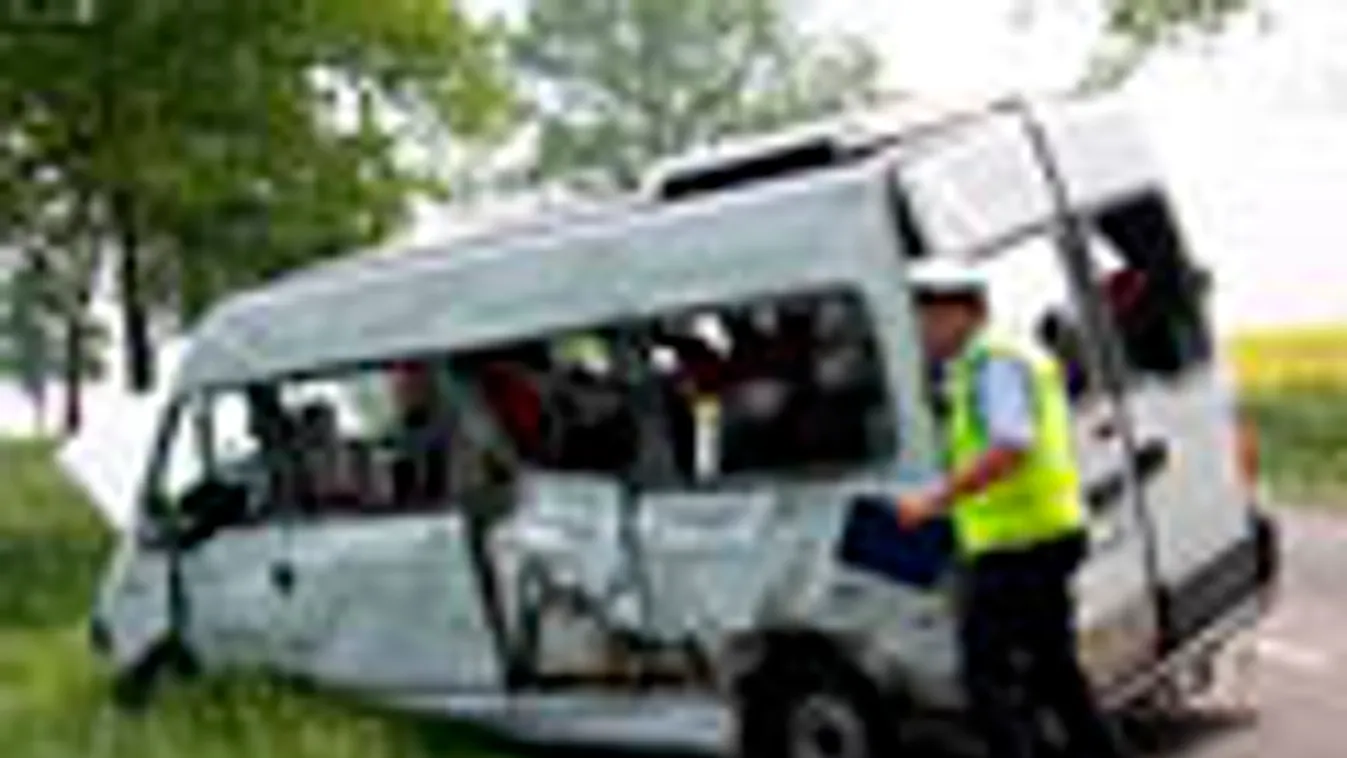 Namyslów, 2011. május 21.
balesetet szenvedett magyar iskolásokat szállító autóbusz, 451-es út, Lengyelország, buszbaleset, iskolások