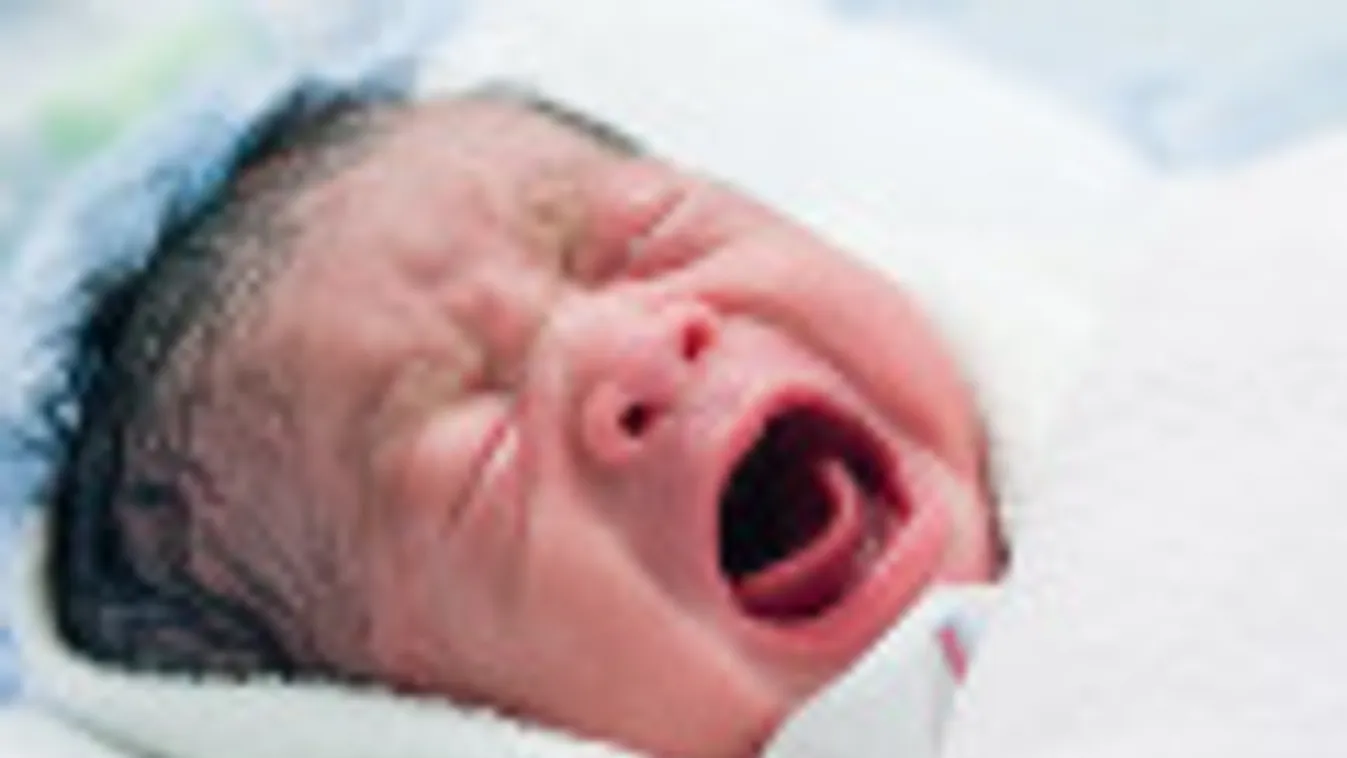 újszülött természetes hüvelyi szülés születés gyerek baba csecsemő császármetszés