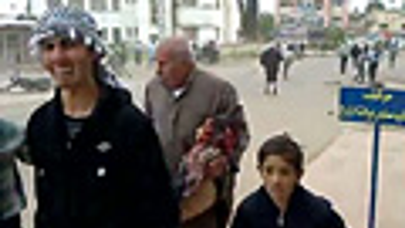 Szíria, Daraa, kormányellenes tüntetők közé lőttek, Bashar al-Assad elnök ellen tüntetnek