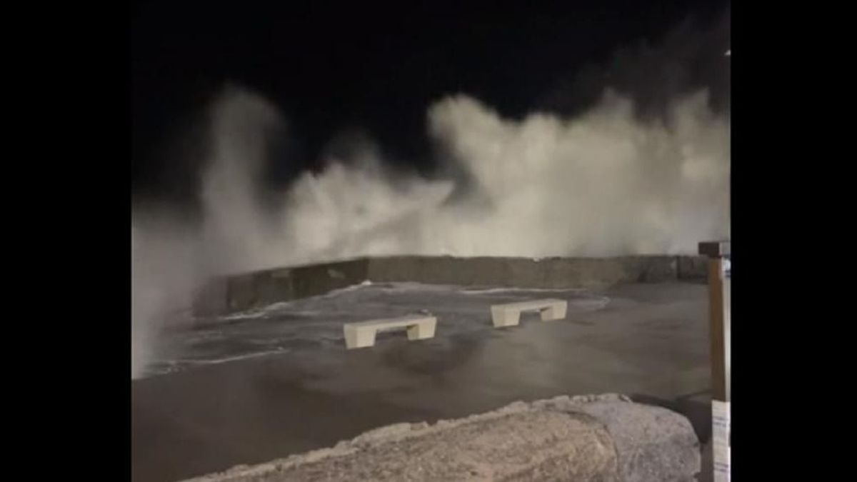 Csúnya vége lett a tengerparti romantikának - videó