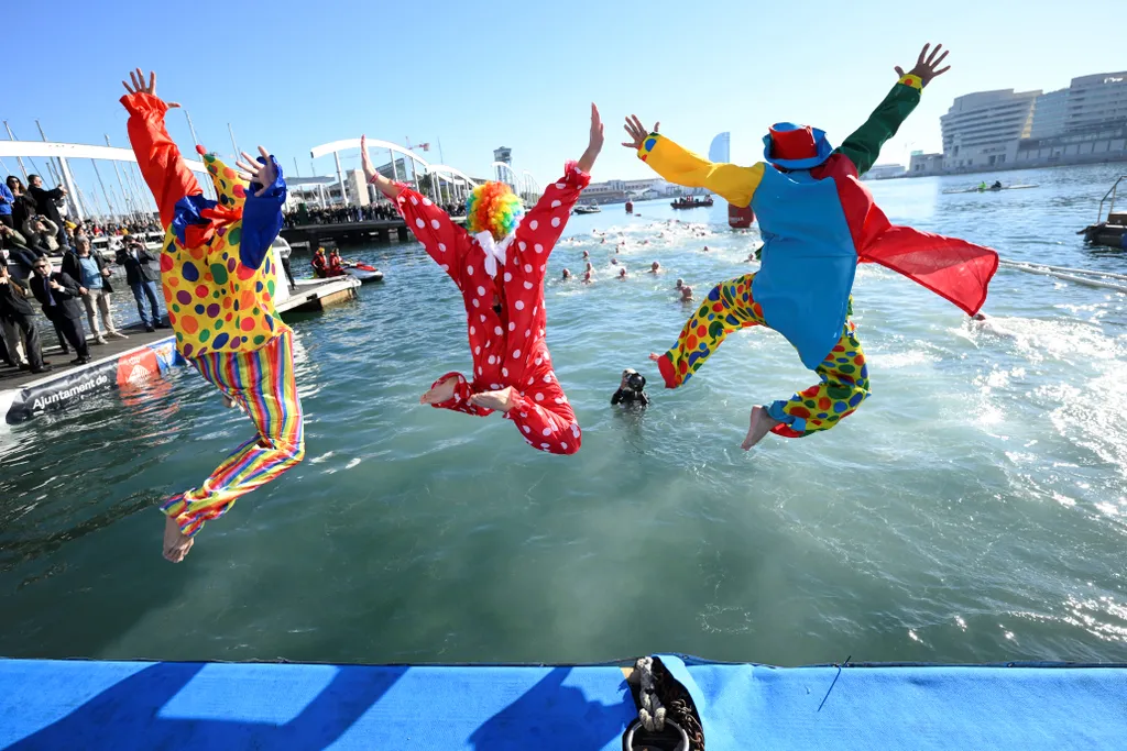 úszóversenyen Barcelona jelmez Mikulás  - Christmas Horizontal tradition TOPSHOTS 