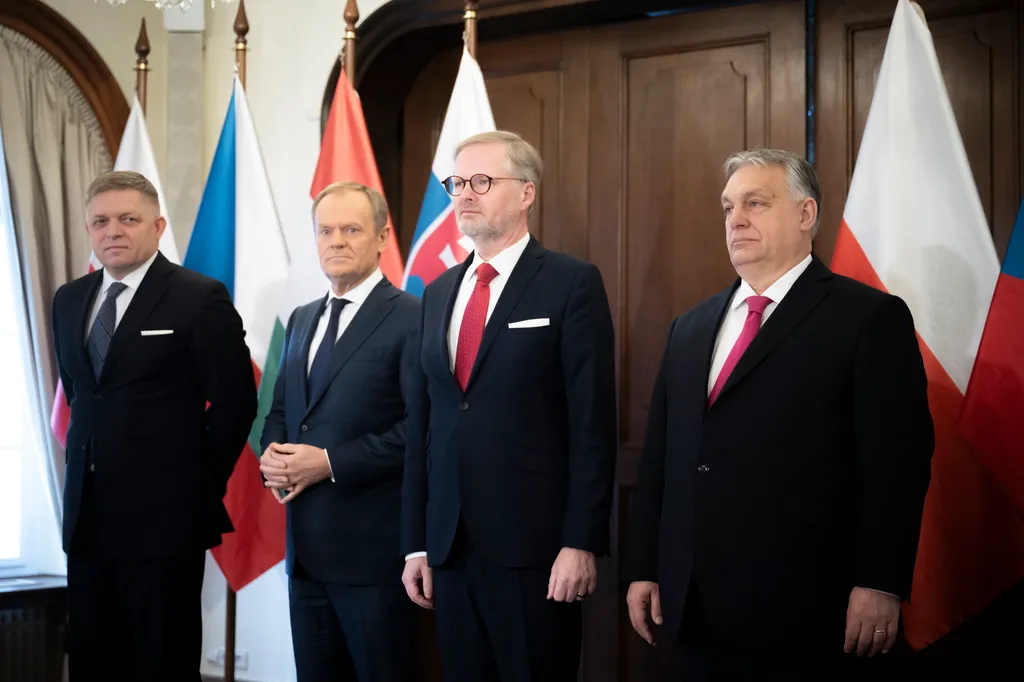 V4-csúcs Prágában, Orbán Viktor miniszterelnök a visegrádi négyek kormányfőinek prágai csúcstalálkozóján, OrbánViktor