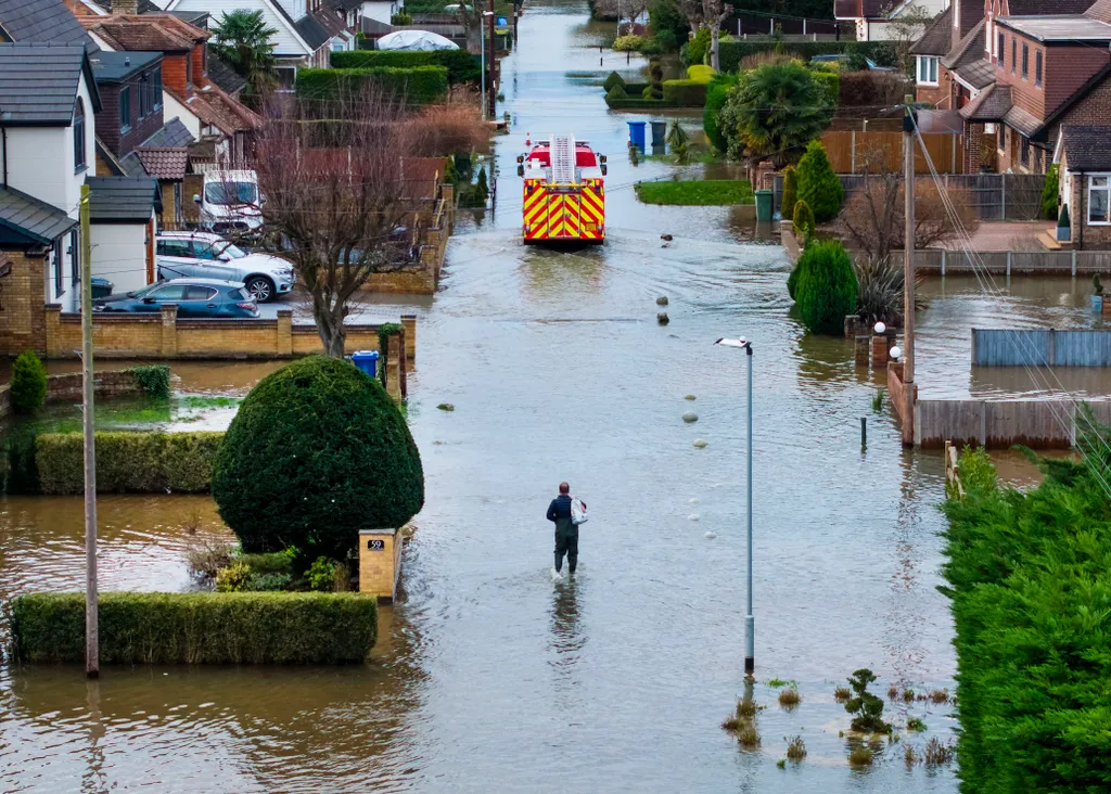 Temze, áradás, árvíz, Anglia, Egyesült Királyság 