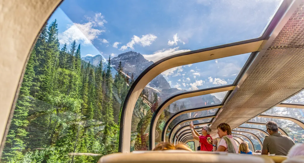 üvegtetejű, panorámás, vonat, Kanada, Sziklás-hegység, 