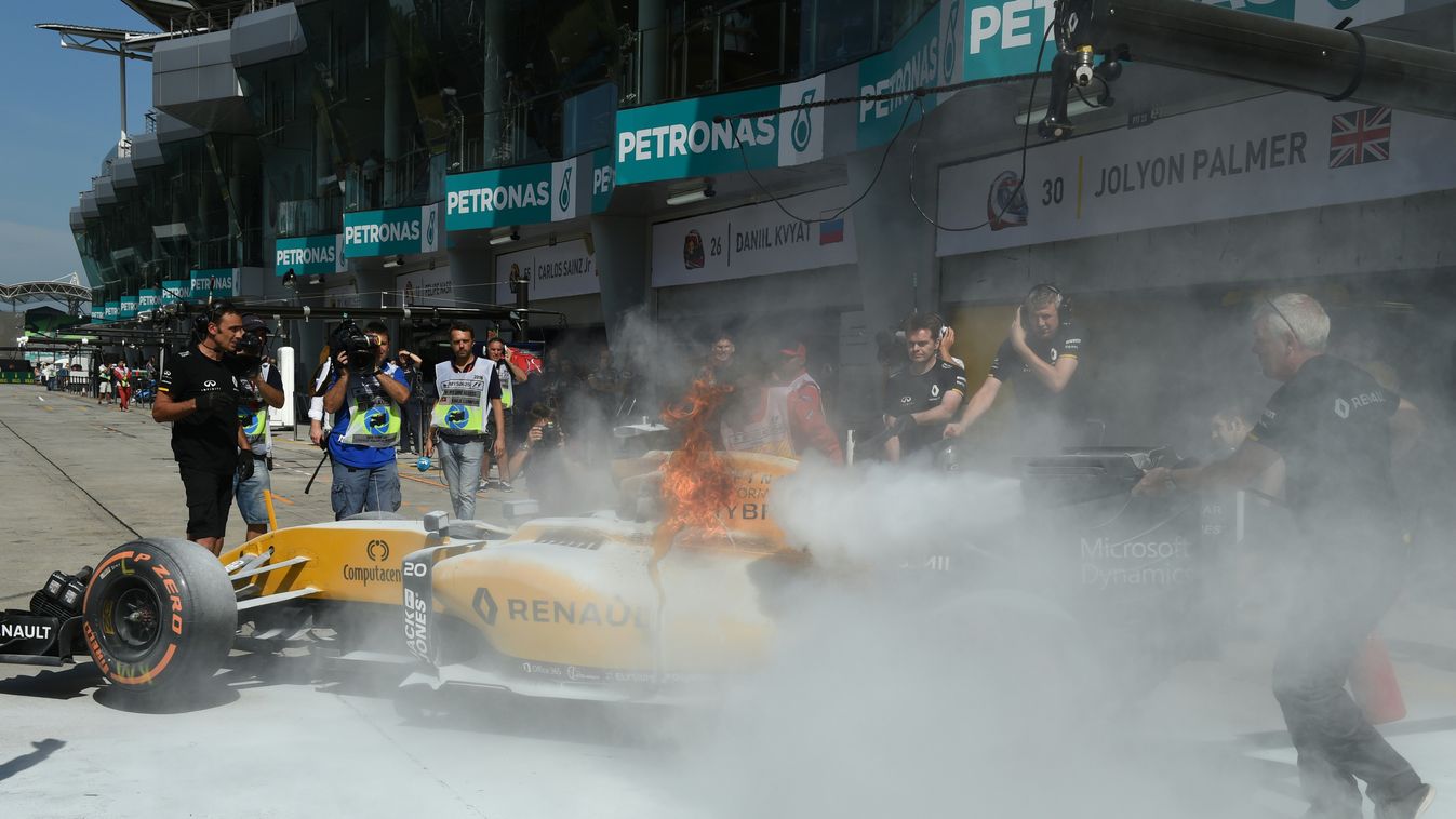 Forma-1, Kevin Magnussen, Renault Sport Racing, Malajziai Nagydíj, tűz 