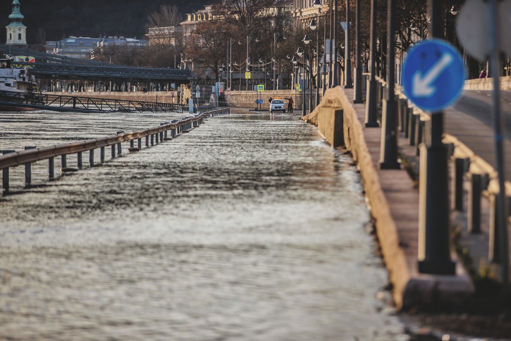 Budapest, árvíz, Duna, 2023.12.27.,  árhullám, 