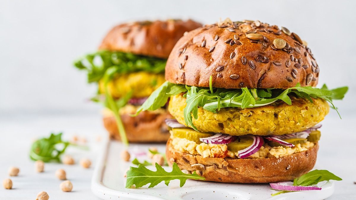 Brutális összeget fizetett egy férfi egy hús nélküli hamburgerért