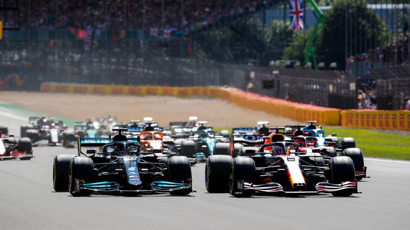 Forma-1, Brit Nagydíj, Lewis Hamilton, Mercedes, Max Verstappen, Red Bull, rajt 