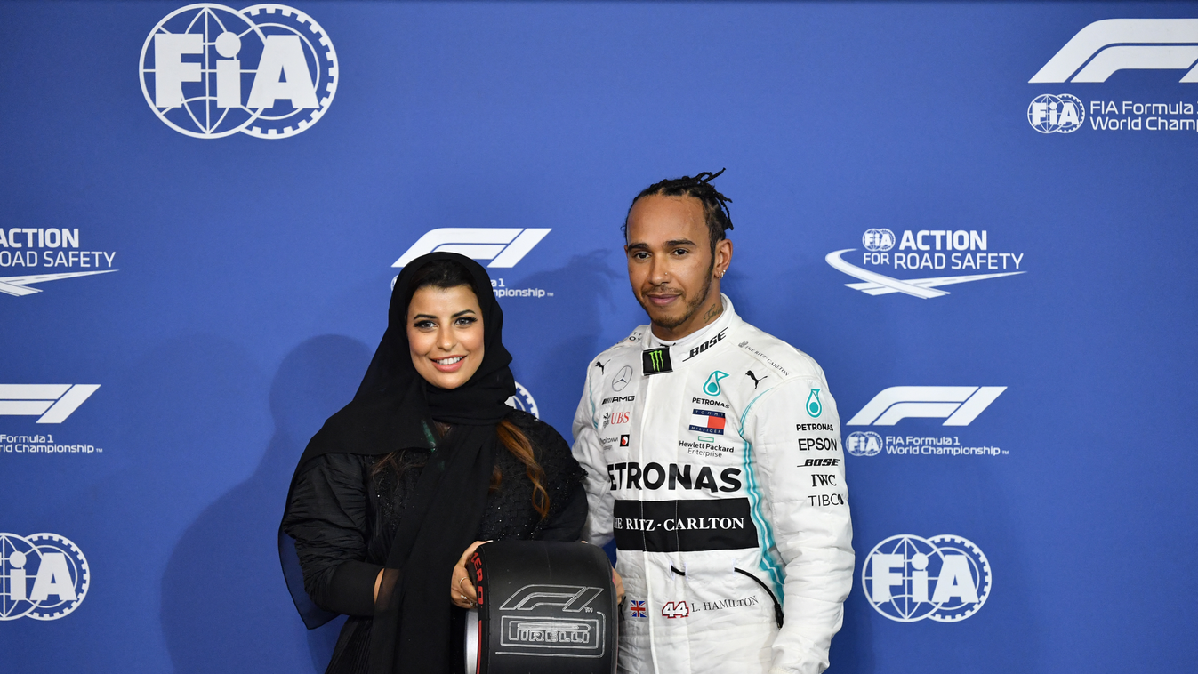 Aszil Al-Hamad, Lewis Hamilton 