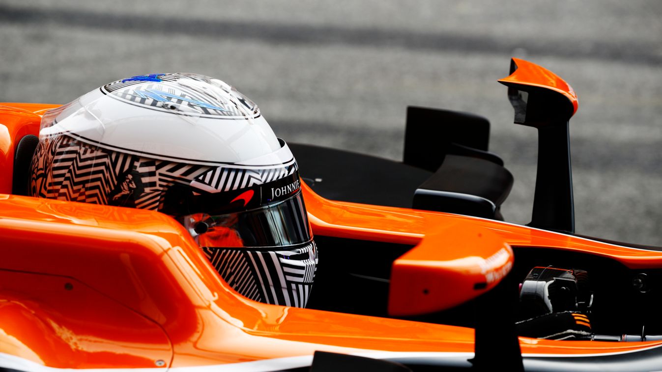Forma-1, Fernando Alonso, McLaren Honda, Barcelona teszt, bukósisak 