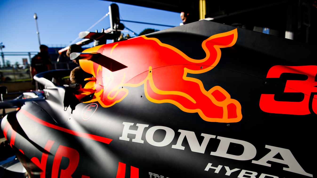 Forma-1, Max Verstappen, Red Bull, Honda logo, Brit Nagydíj 2020 