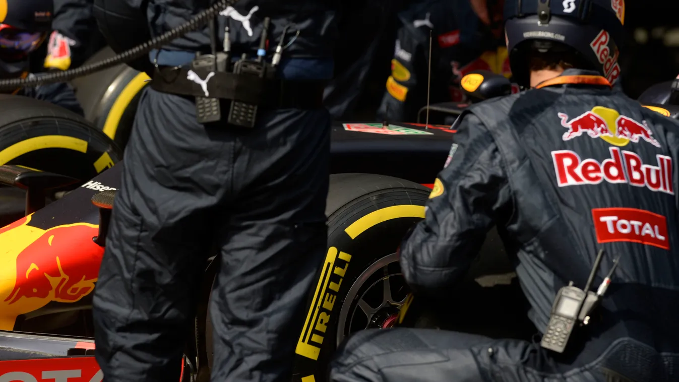Forma-1, Red Bull Racing, bokszkiállás, kerékcsere, Pirelli 