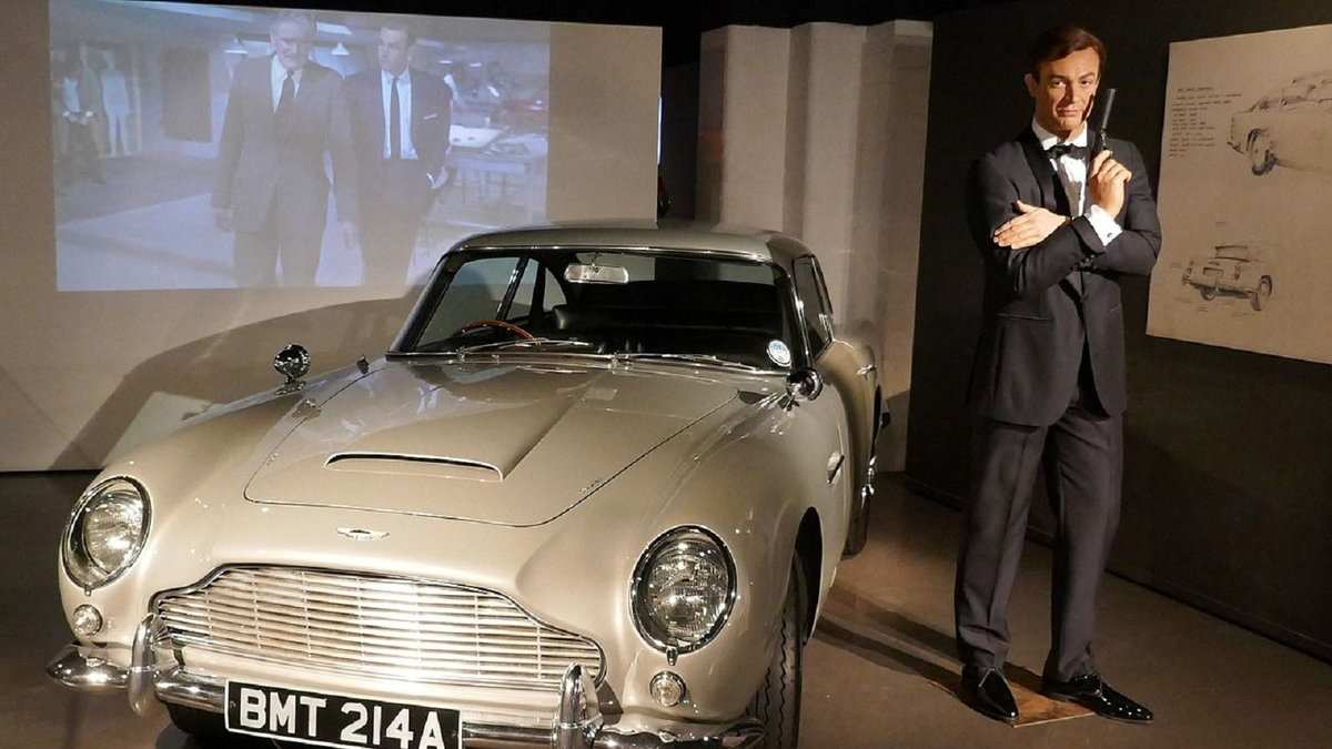 James Bond nevét is említő cetlire bukkantak egy 400 éves kastély felújítása során