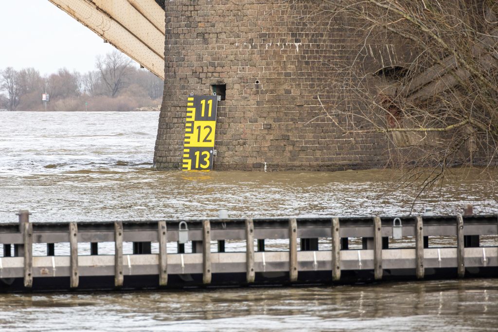 áradás, Európa, víz, 2023.12.30. 
 Floods in the Netherlands 2023,arc bridge,dam barriers,december,dykes,floating,flood,flood Horizontal 
