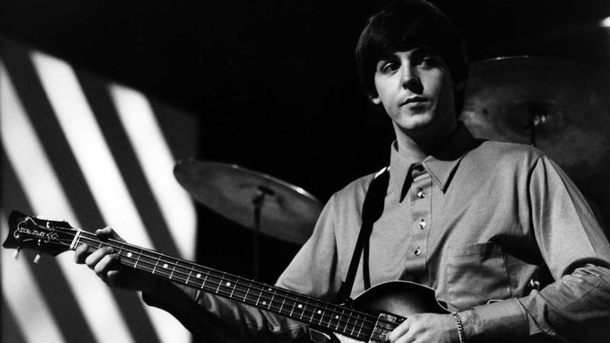50 év után előkerült Paul McCartney ellopott gitárja