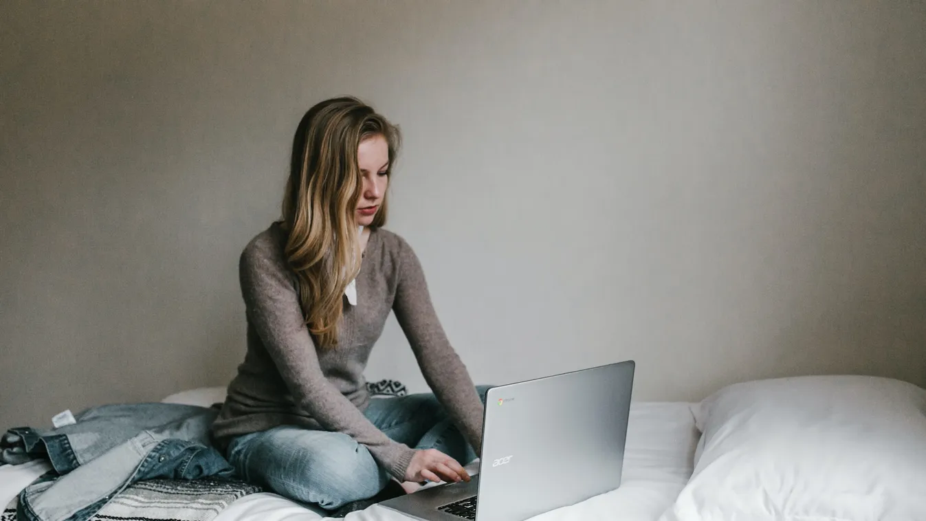 laptop notebook számítógép internet böngészés számítógépezés internetezés chrome chromebook 