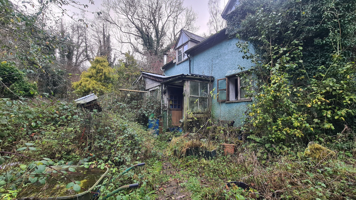 Hátborzongató dolgokat rejt ez az elhagyatott ház az angliai Herefordshire-ben