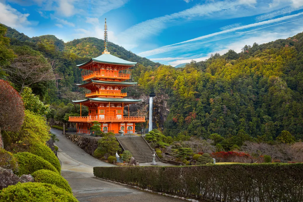 Különleges látvány Japán egyik legmagasabb, 133 méteres vízesése, Nachi Falls, NachiFalls, vízesés