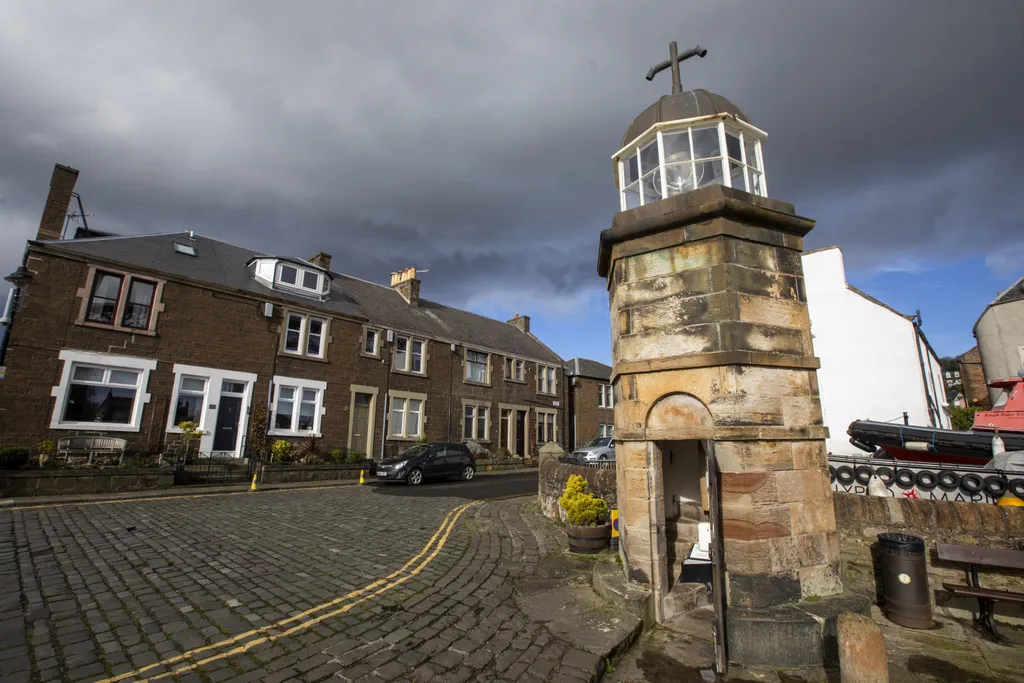 Skócia, North, Queensferry,  világ, legkisebb, működő, világítótornya, világítótorony, Garry, Irvine, Harbour, Light, Tower,