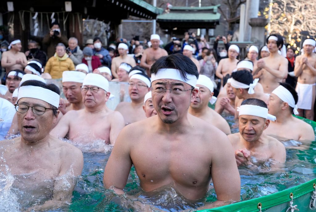 Újévi jeges fürdő Japánban, galéria, 2024 
